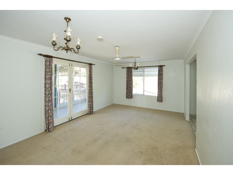 2 Simpson Street, Gladstone QLD 4680