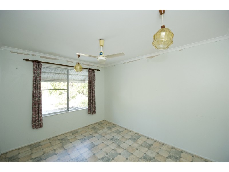 2 Simpson Street, Gladstone QLD 4680