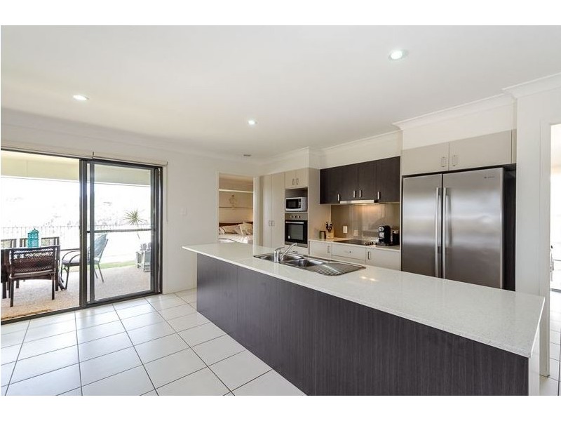 16 Orchard Drive, Kirkwood QLD 4680