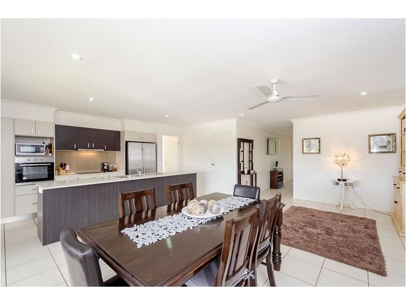 16 Orchard Drive, Kirkwood QLD 4680