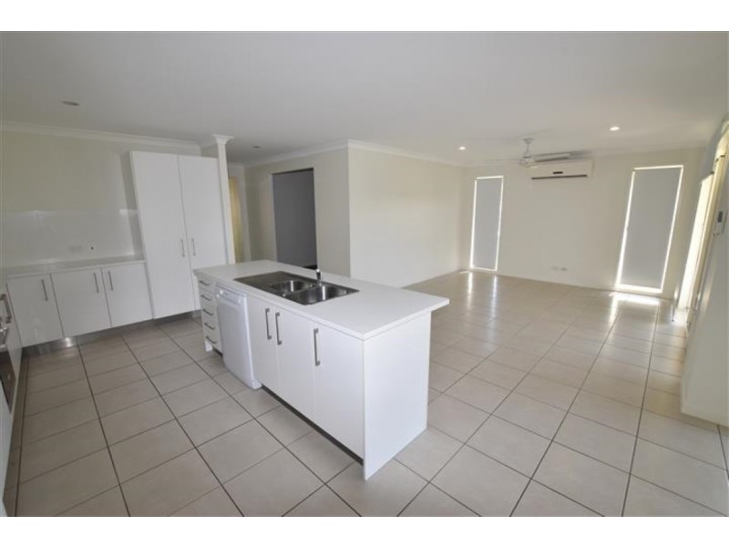 14 Deveney Drive, Kirkwood QLD 4680