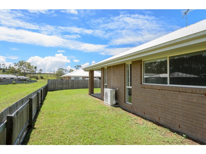 14 Deveney Drive, Kirkwood QLD 4680