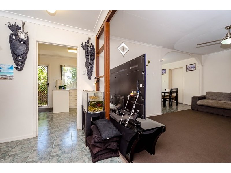 5 Rossella Street, West Gladstone QLD 4680