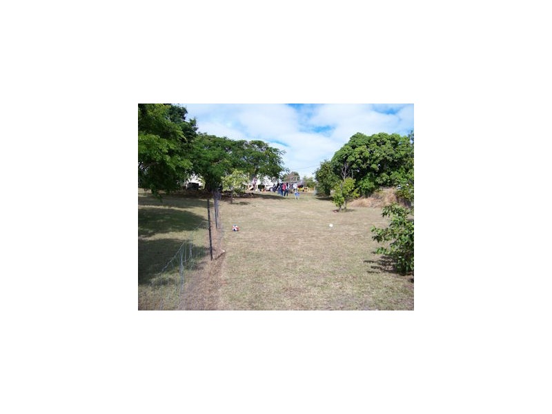 9-11 Fisher Street, West Gladstone QLD 4680