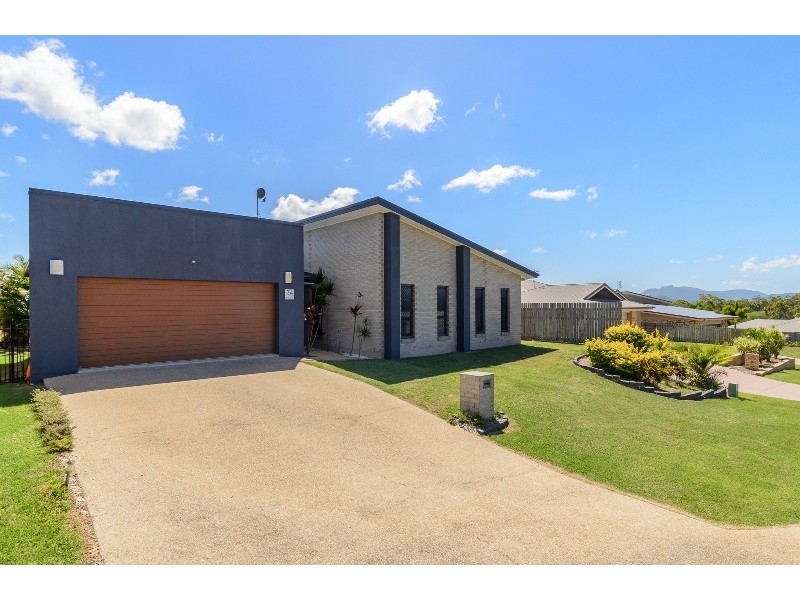24 Wyara Close, Clinton QLD 4680