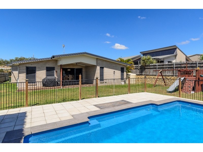 24 Wyara Close, Clinton QLD 4680