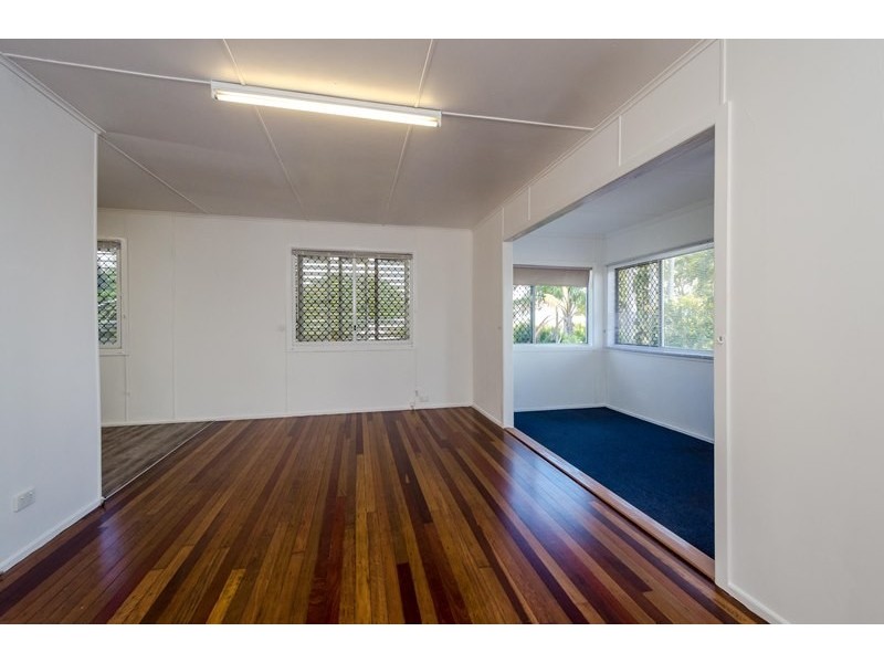 26 Walters Avenue, West Gladstone QLD 4680