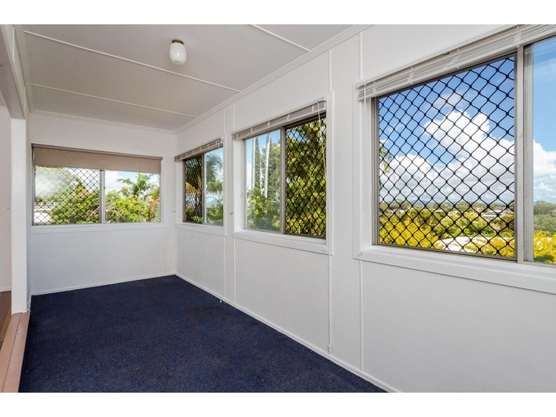 26 Walters Avenue, West Gladstone QLD 4680