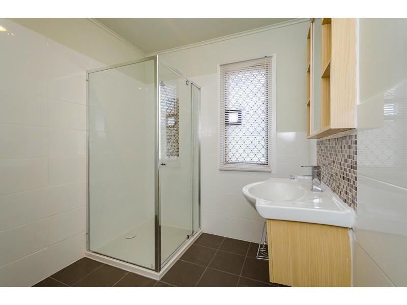 26 Walters Avenue, West Gladstone QLD 4680