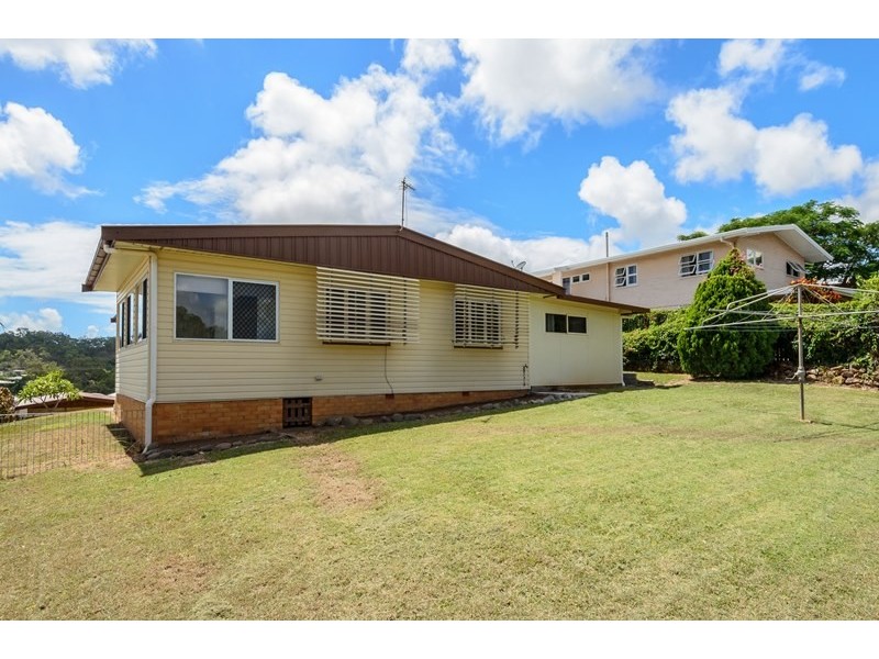 26 Walters Avenue, West Gladstone QLD 4680