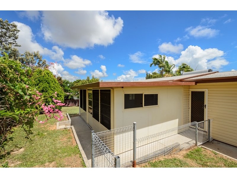 26 Walters Avenue, West Gladstone QLD 4680