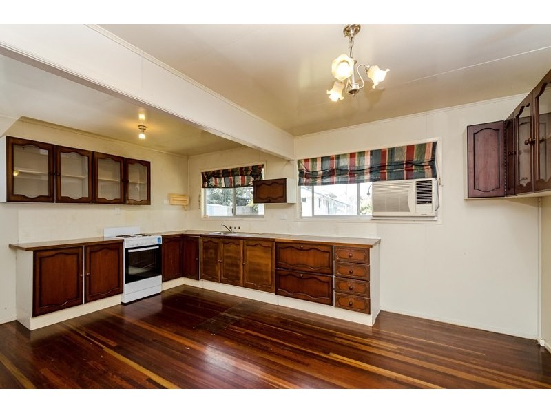 5 Walnut Street, New Auckland QLD 4680