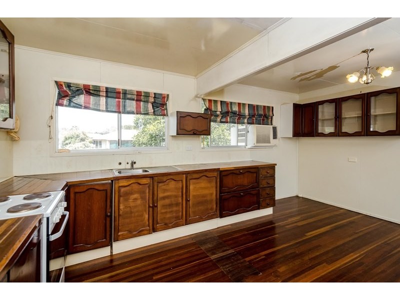 5 Walnut Street, New Auckland QLD 4680