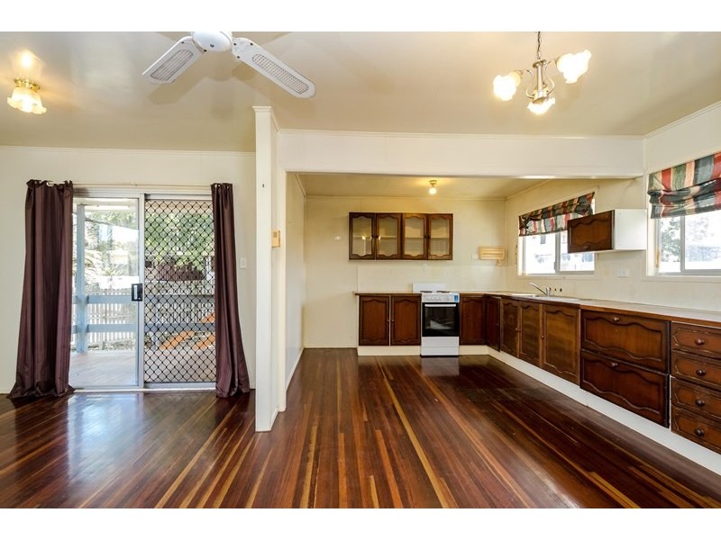 5 Walnut Street, New Auckland QLD 4680