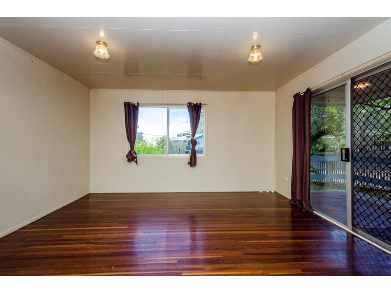5 Walnut Street, New Auckland QLD 4680