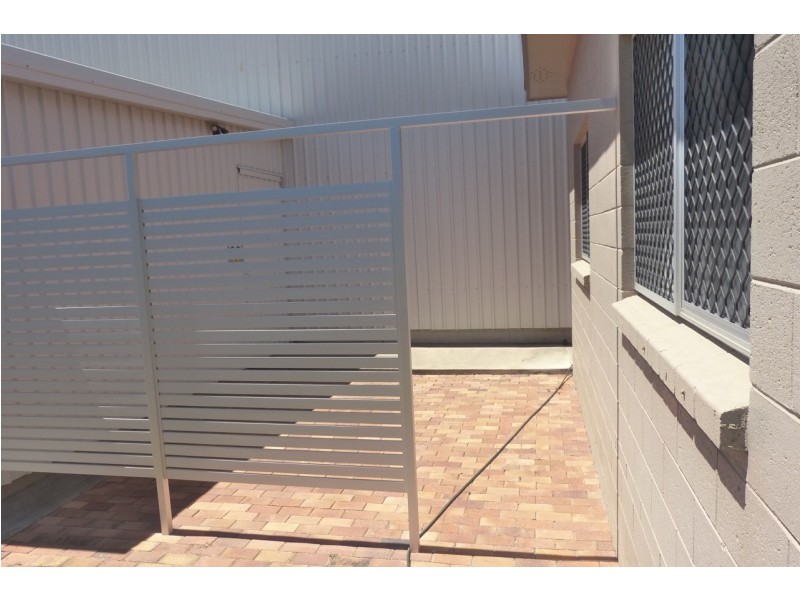 3 HIXON STREET, South Gladstone QLD 4680