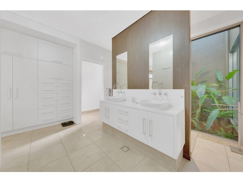 16 BILLABONG DRIVE, Glen Eden QLD 4680