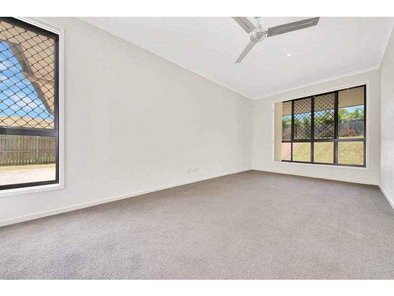 92 Col Brown Avenue, Clinton QLD 4680