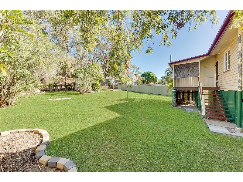 27 Leonard Street, South Gladstone QLD 4680