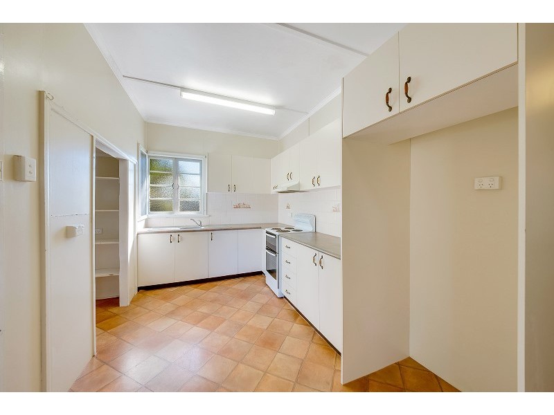 27 Leonard Street, South Gladstone QLD 4680