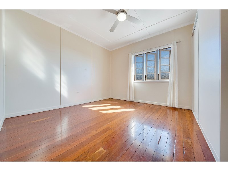 27 Leonard Street, South Gladstone QLD 4680