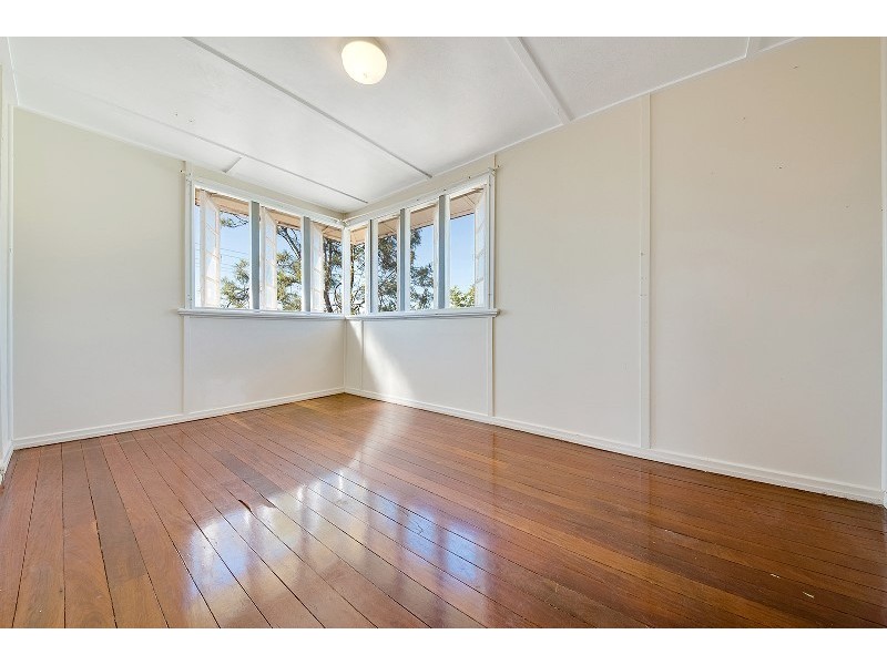 27 Leonard Street, South Gladstone QLD 4680