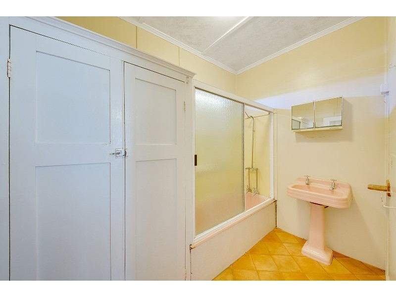 27 Leonard Street, South Gladstone QLD 4680