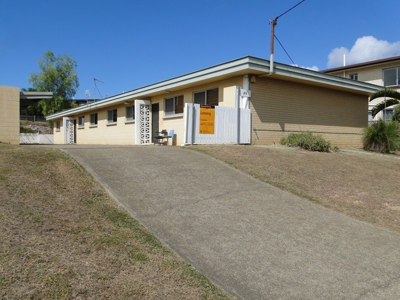 4/20 GERALDINE STREET, West Gladstone QLD 4680
