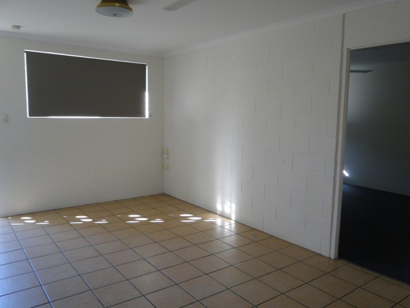 4/20 GERALDINE STREET, West Gladstone QLD 4680