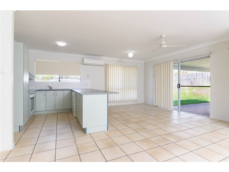 7 Rothbury Place, New Auckland QLD 4680