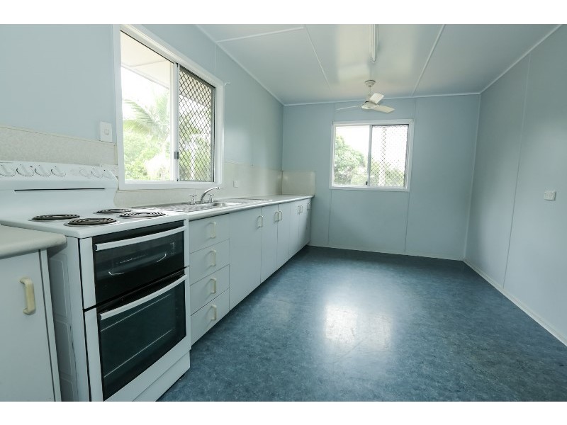 7 Far Street, West Gladstone QLD 4680