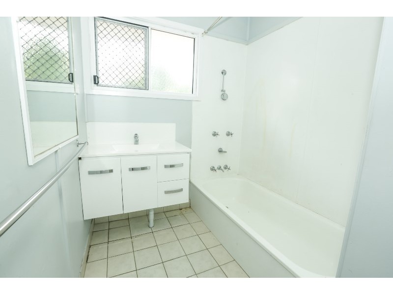 7 Far Street, West Gladstone QLD 4680