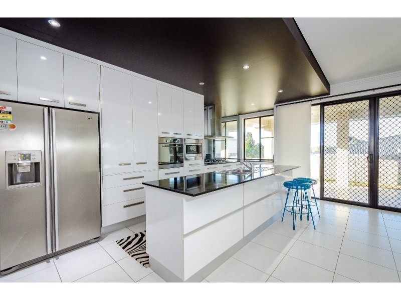 8 REDGUM DRIVE, Kirkwood QLD 4680
