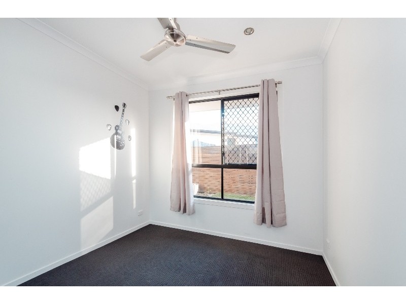 8 REDGUM DRIVE, Kirkwood QLD 4680