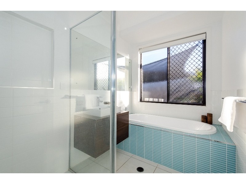 8 REDGUM DRIVE, Kirkwood QLD 4680
