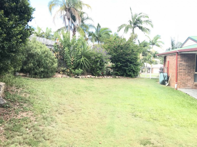 11 LAGOON COURT, Clinton QLD 4680