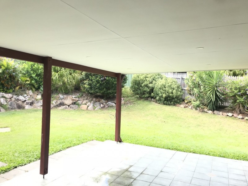 11 LAGOON COURT, Clinton QLD 4680