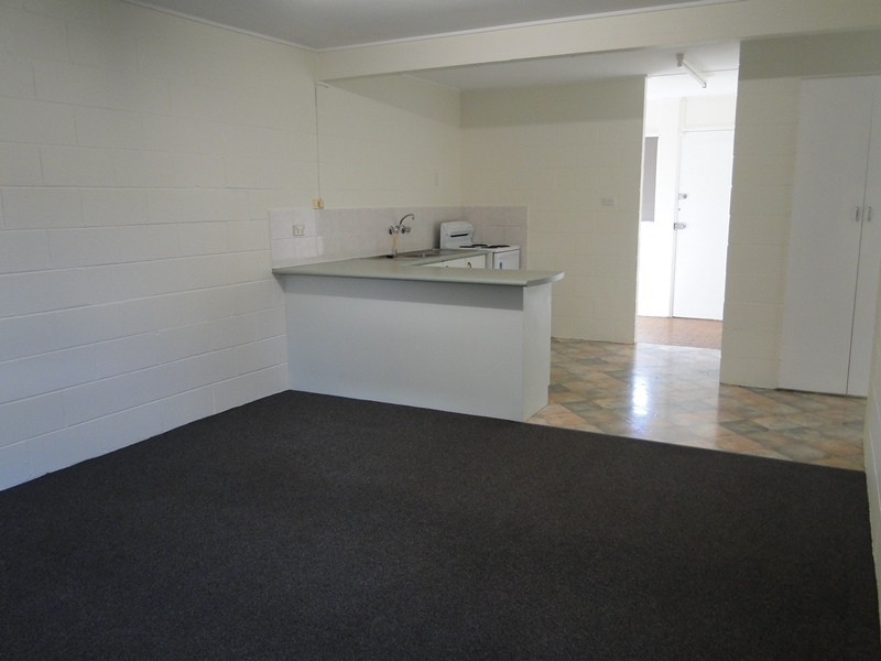 2/1 SAM STREET, West Gladstone QLD 4680
