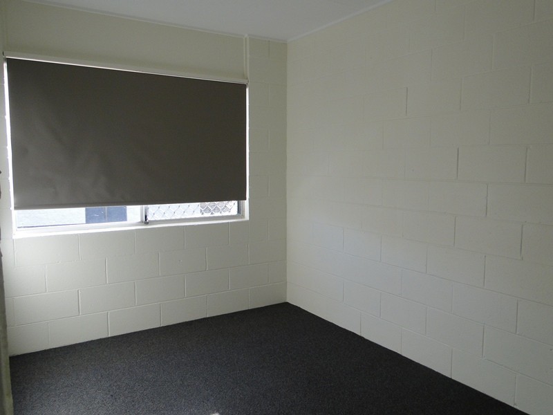 2/1 SAM STREET, West Gladstone QLD 4680