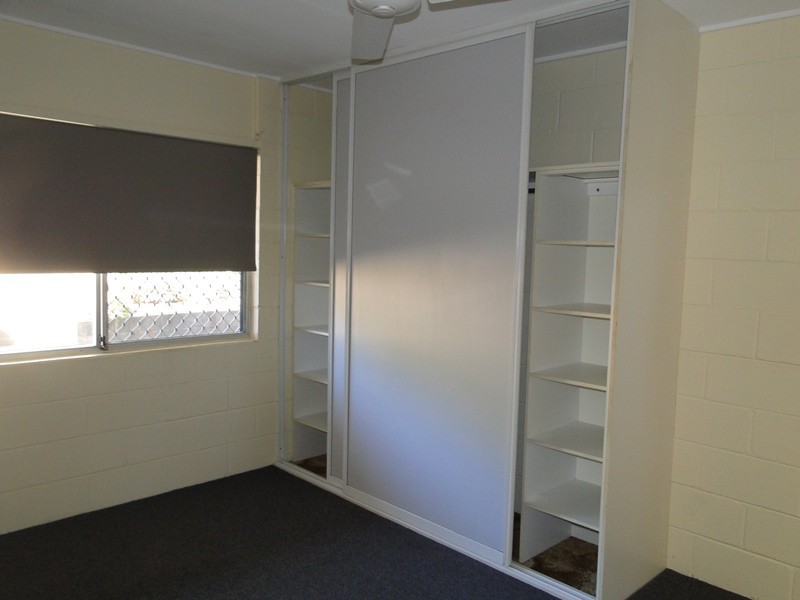 2/1 SAM STREET, West Gladstone QLD 4680