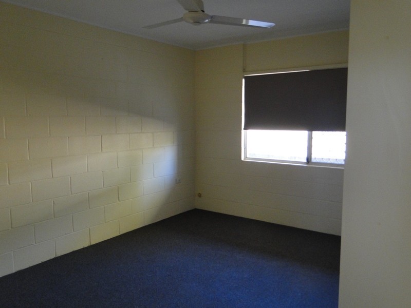 2/1 SAM STREET, West Gladstone QLD 4680