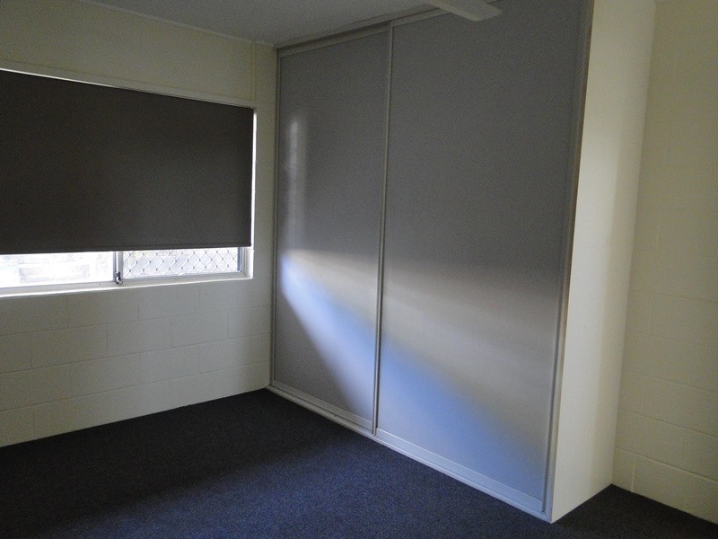 2/1 SAM STREET, West Gladstone QLD 4680