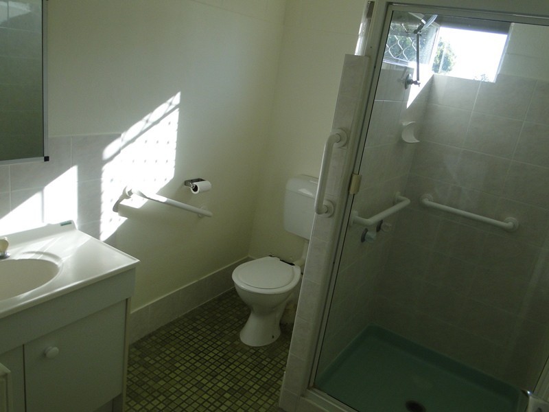 2/1 SAM STREET, West Gladstone QLD 4680