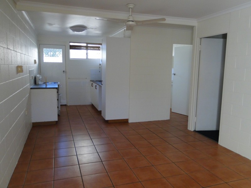 3/20 GERALDINE STREET, West Gladstone QLD 4680