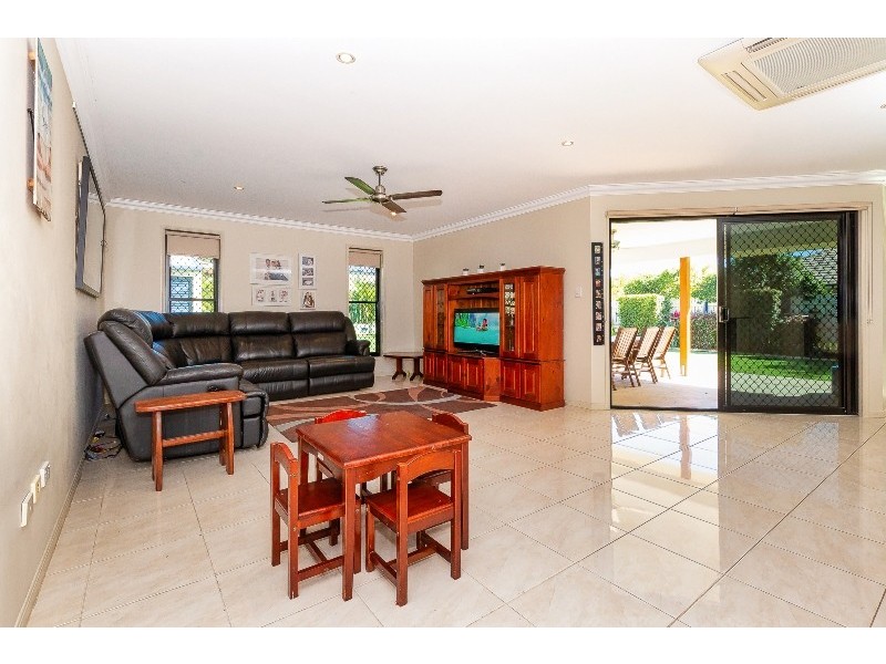 32 Beezley Street, Glen Eden QLD 4680