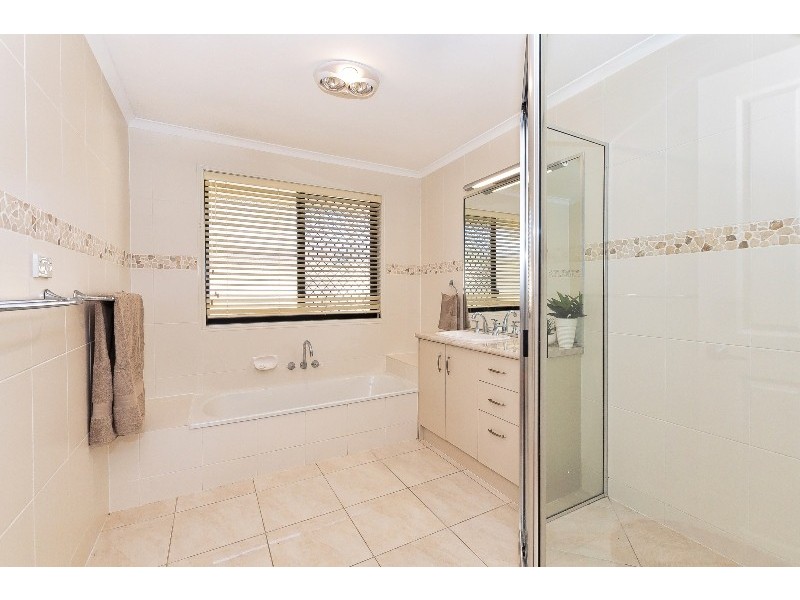 32 Beezley Street, Glen Eden QLD 4680