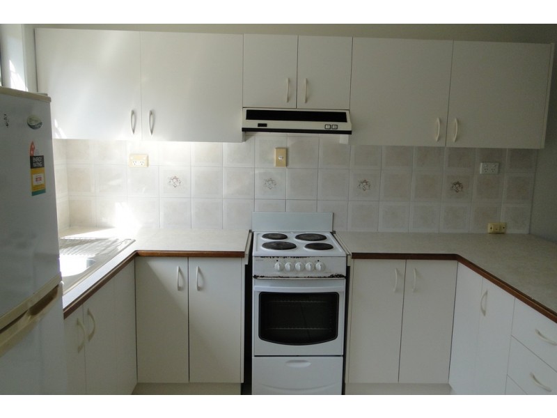 4/196 AUCKLAND STREET, South Gladstone QLD 4680