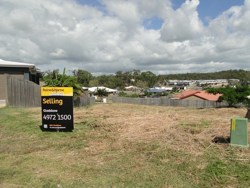 12 Christian Court, Glen Eden QLD 4680