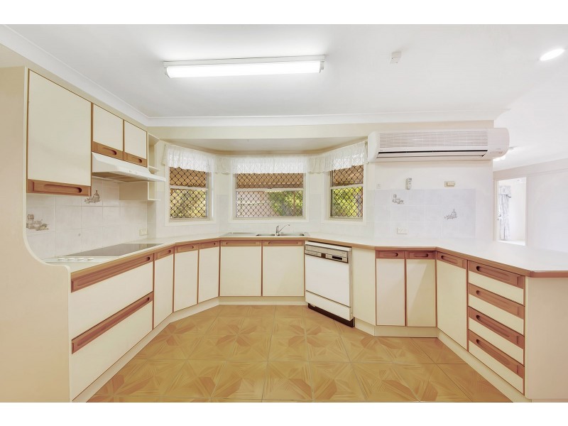 4 St Bees Court, Clinton QLD 4680