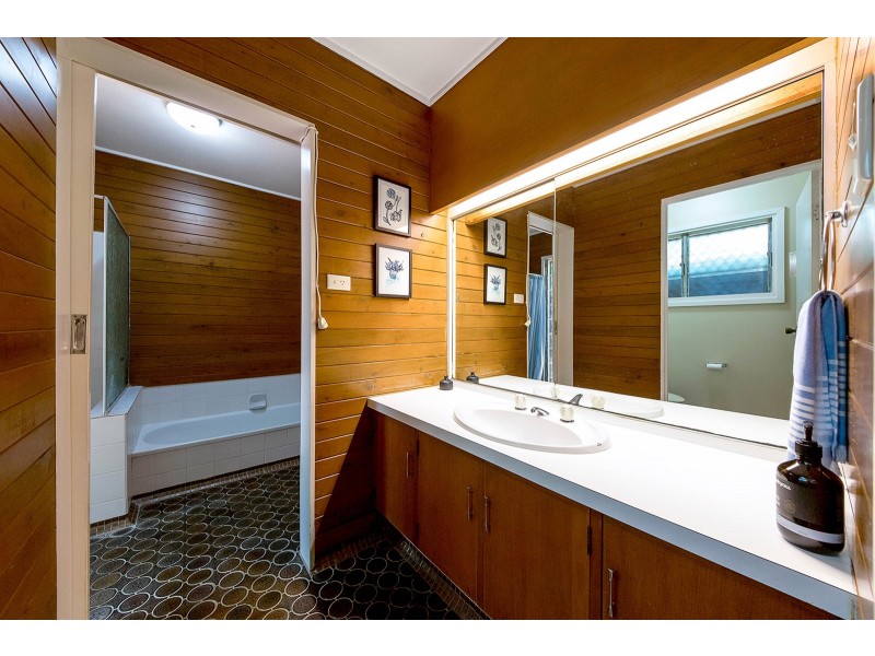 12 Brunke Street, West Gladstone QLD 4680